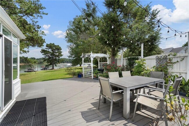 Building Photo - 61 View Point Dr