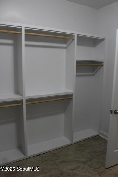 Building Photo - 282 Bridgewater Ln