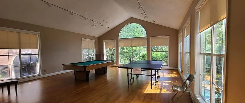 Building Photo - 1504 Lincoln Way