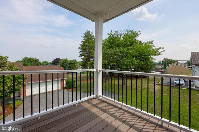 Building Photo - 136 E Harrisburg Ave