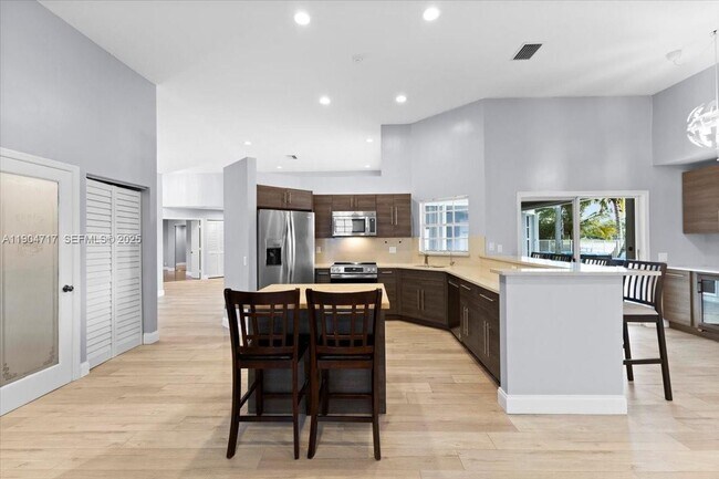 Building Photo - 642 Heritage Dr