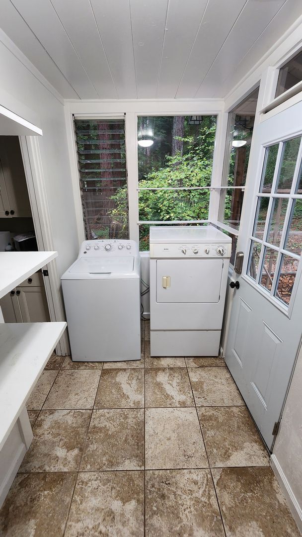 Building Photo - 50% off 1st months rent!! Beautiful Boulder Creek Redwood Home!