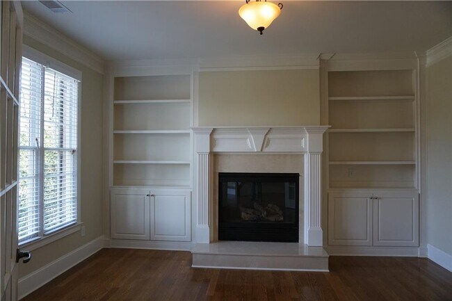 Building Photo - 2597 Stone Manor Dr NE