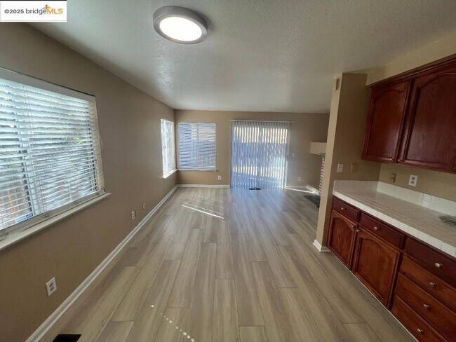 Building Photo - 5016 Perry Way