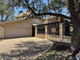 Building Photo - 106 Quail Run