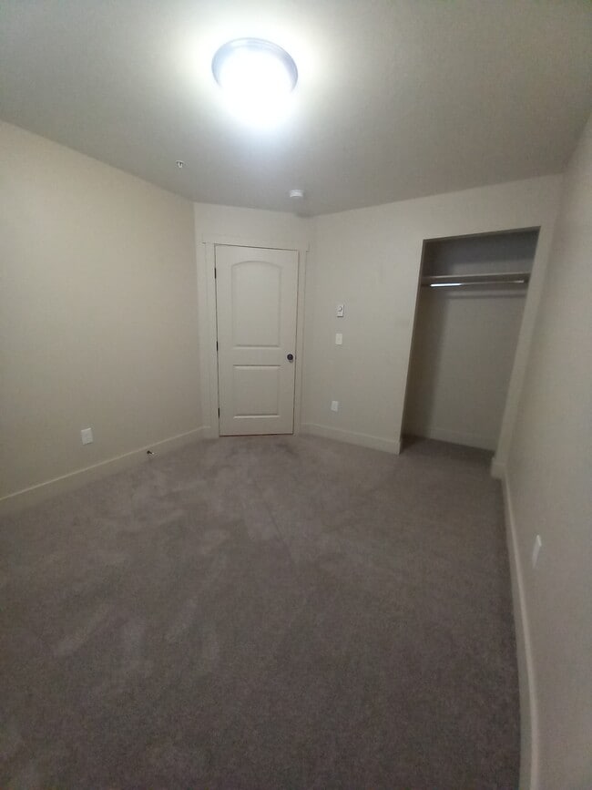 Building Photo - 310 Ella Ln