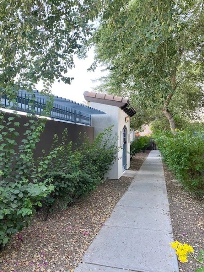 Building Photo - Downtown Phoenix