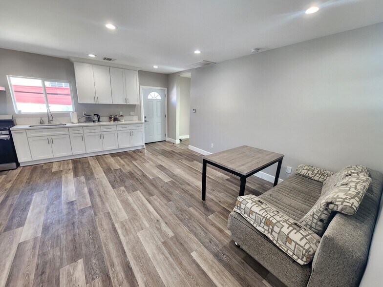 Building Photo - 9309 Dorrington Pl