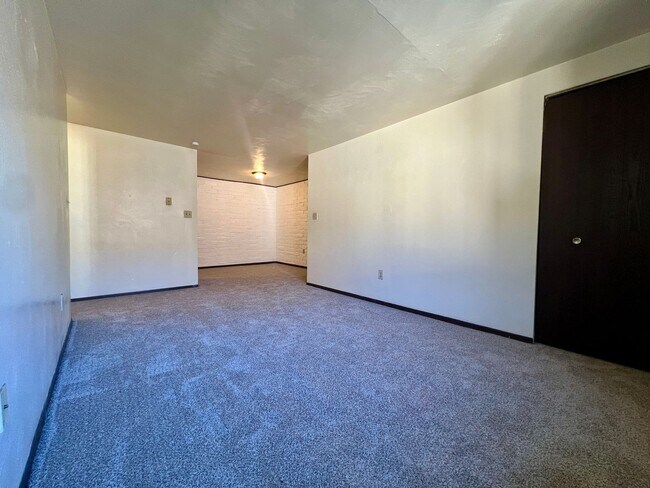 Building Photo - Wonderful 1BR in Lovely Location! Beautifu...