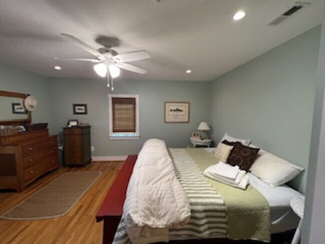 Building Photo - Waterfront Three Bedroom Two and a Half Bath