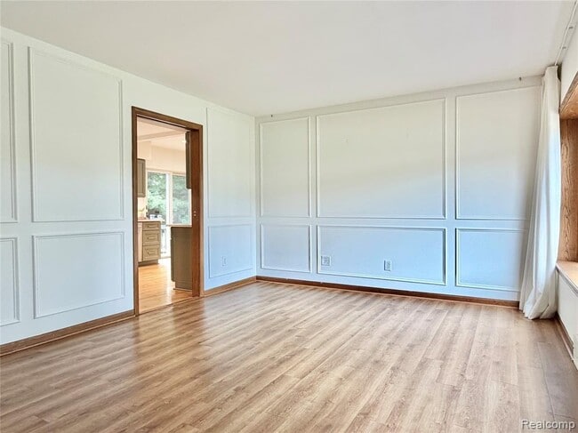Building Photo - 306 Michelson Rd