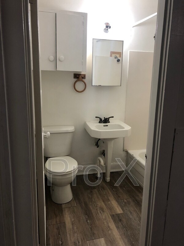 Building Photo - 104 W Hudson St