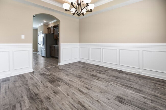 Building Photo - Pet Friendly Four Bedroom!
