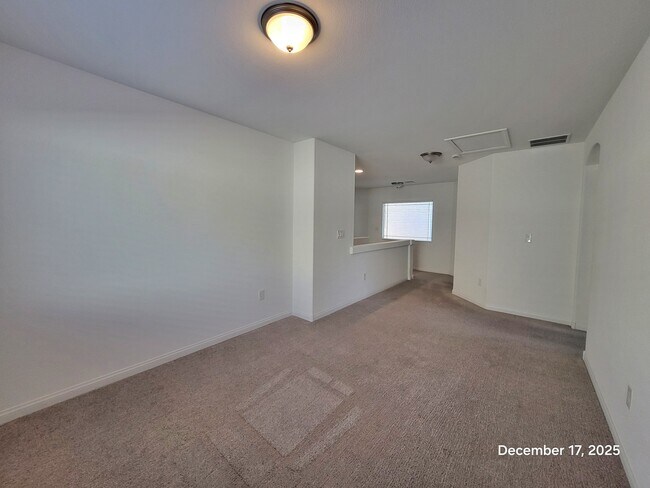 Building Photo - 5866 Aurora Gold Ave