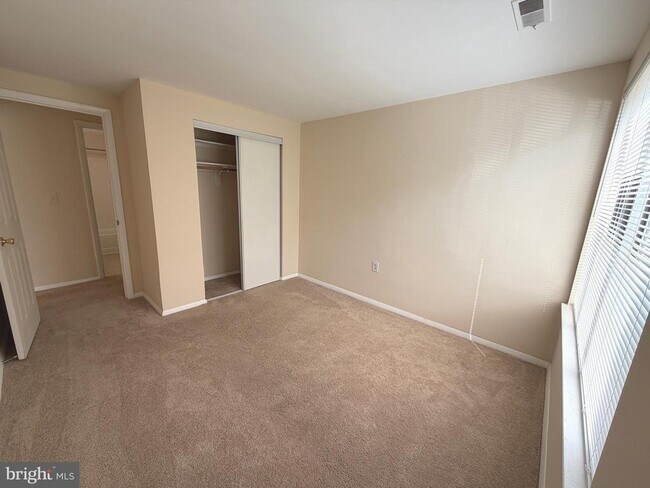 Building Photo - 18131 Chalet Dr