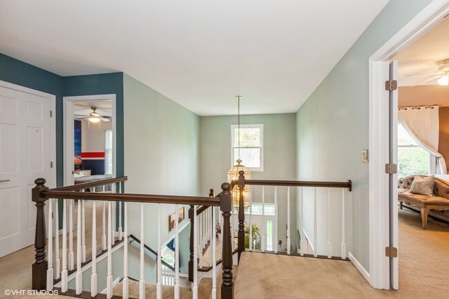 Building Photo - 446 Quail Dr