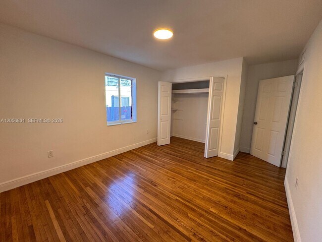 Building Photo - 2803 SW 26th St