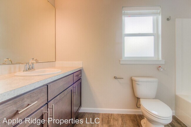 Building Photo - 2400 Woolsey Ln