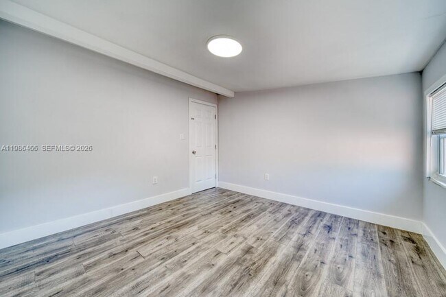 Building Photo - 3353 SW 23rd Terrace