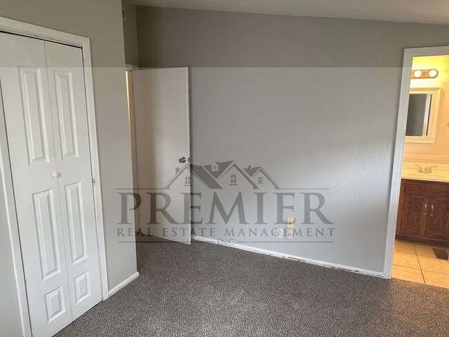 Building Photo - 505 N Geronimo Dr