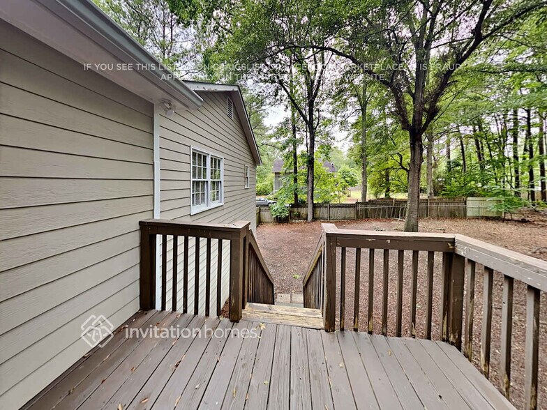 Building Photo - 113 Cedar Creek Dr