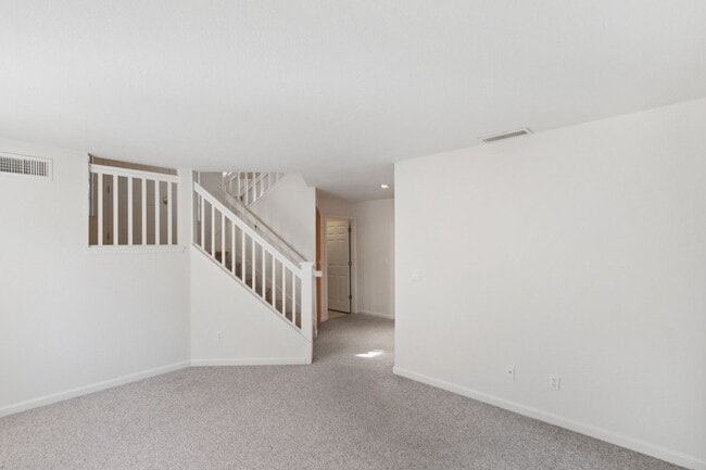 Building Photo - 3 Bedroom in Mace Ranch