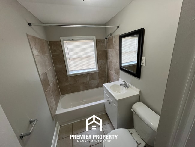 Building Photo - 3816 Cazassa Rd