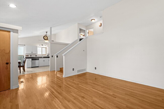 Building Photo - Liberty Lake 4 Bed 2 Bath Home that has been nicely updated