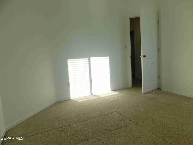 Building Photo - 14024 Tierra Halcon Dr
