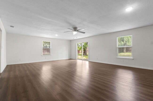 Building Photo - Charming Renovated Home for Lease in Denison!