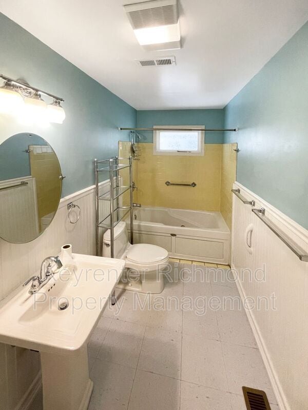 Building Photo - 120 Stanmore Rd