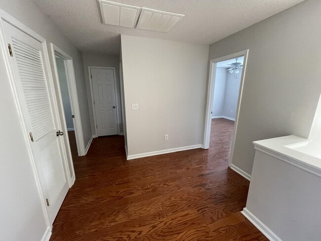 Building Photo - 2704 N Holmes Ct