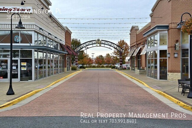 Building Photo - 6357 Avington Pl