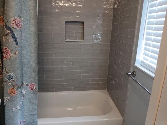 Building Photo - 5682 45th Ave N