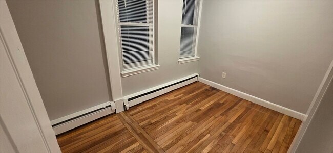 Building Photo - 77 Green St