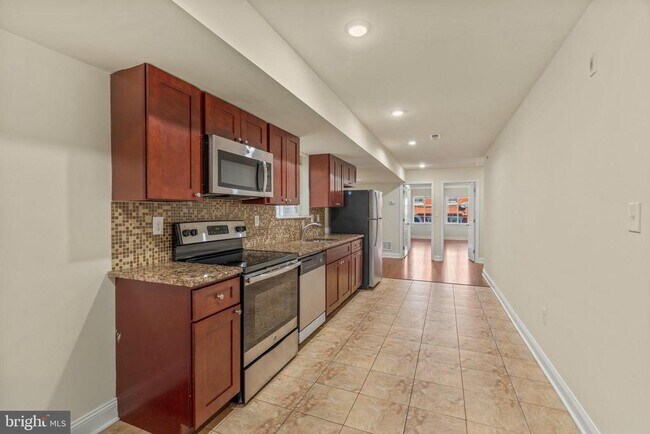 Building Photo - 1724 Master St