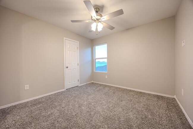 Building Photo - 8702 Shiloh Rock Dr