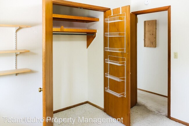 Building Photo - 7 br, 4 bath House - 1310 NE Williams