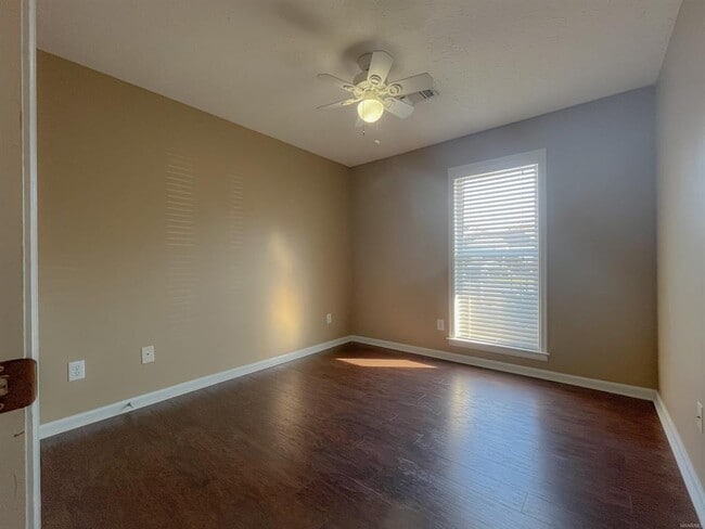 Building Photo - 153 JamesTown Loop