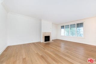 Building Photo - 125 S Elm Dr