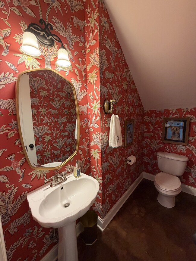 Building Photo - 424 Northpointe Lake Dr