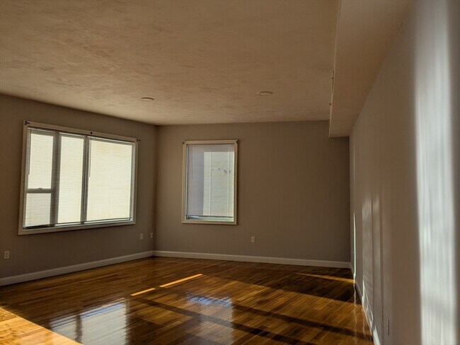 Building Photo - 8 Banton St