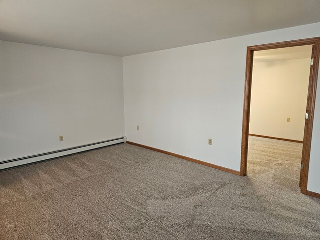 Building Photo - 1 bed 1 bath single family home in Wiscons...