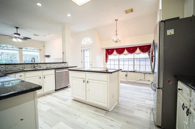 Building Photo - 4503 Oak Valley Dr