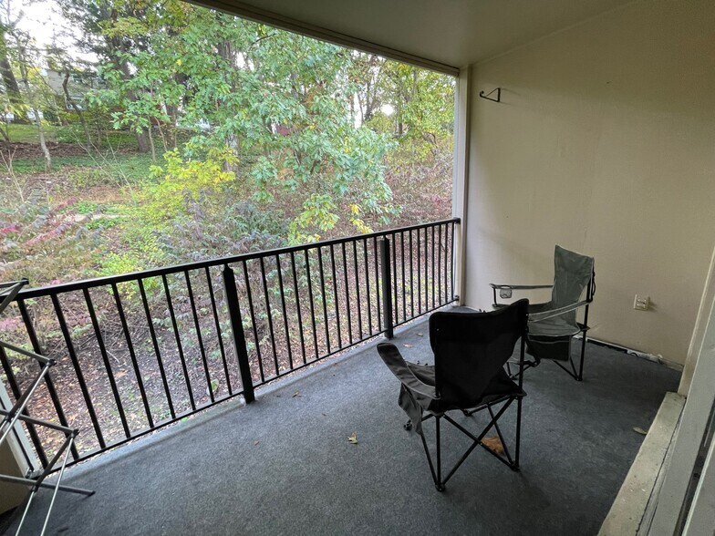 Building Photo - 553 Sloop Rd
