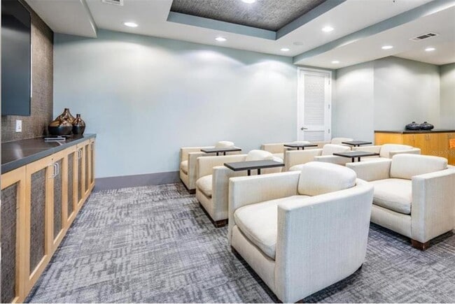Building Photo - 777 N Ashley Dr