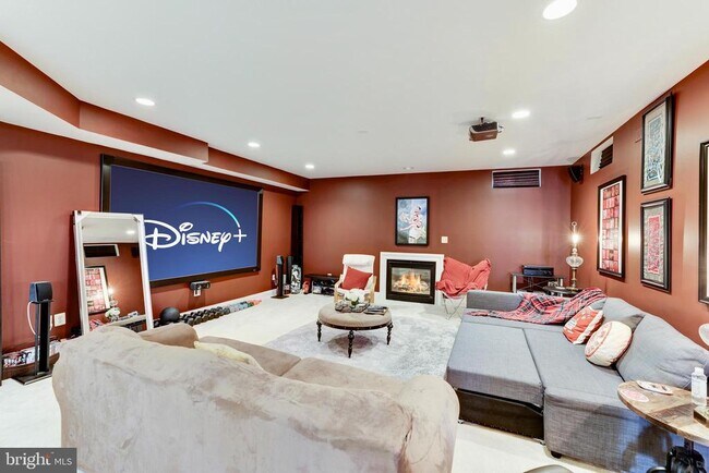 Building Photo - 2945 Oakton Knoll Ct