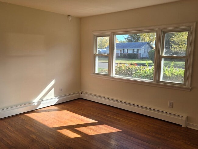 Building Photo - **4706 Glenspring Road, Henrico, VA – Move...