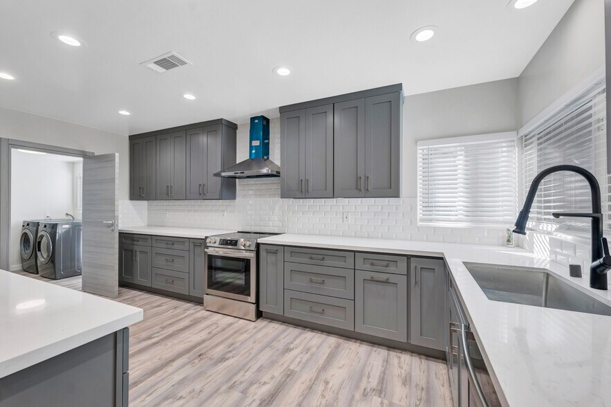 Building Photo - 19653 Valdez Dr