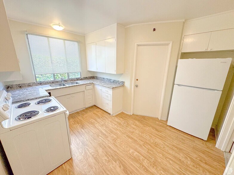 Building Photo - 24 Baytree Way
